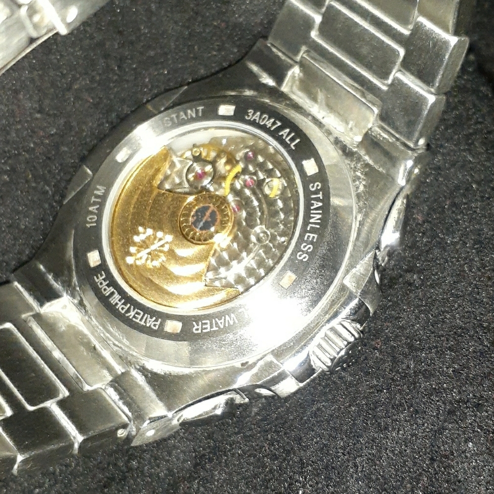Diamond watch - Picture 3 of 3